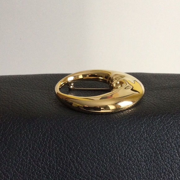 Vintage “Man in the Moon” Crescent Brooch - Picture 2 of 4